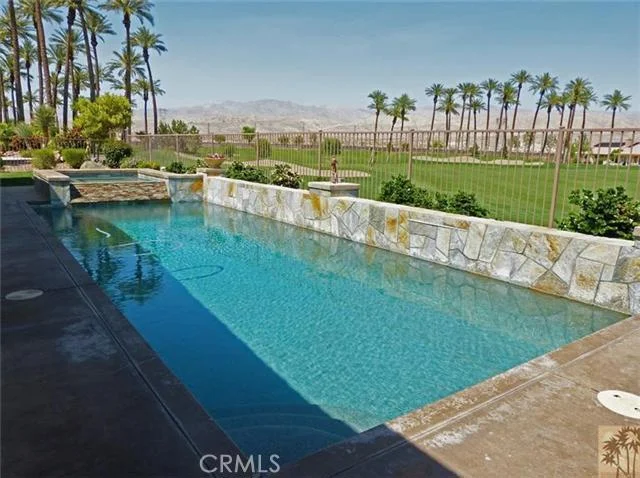 78386 Hollister, Palm Desert, CA 92211