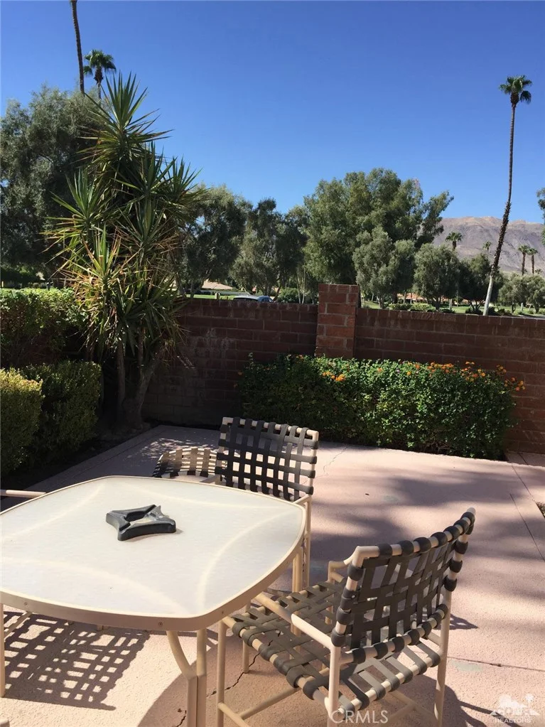 255 La Paz, Palm Desert, CA 92260