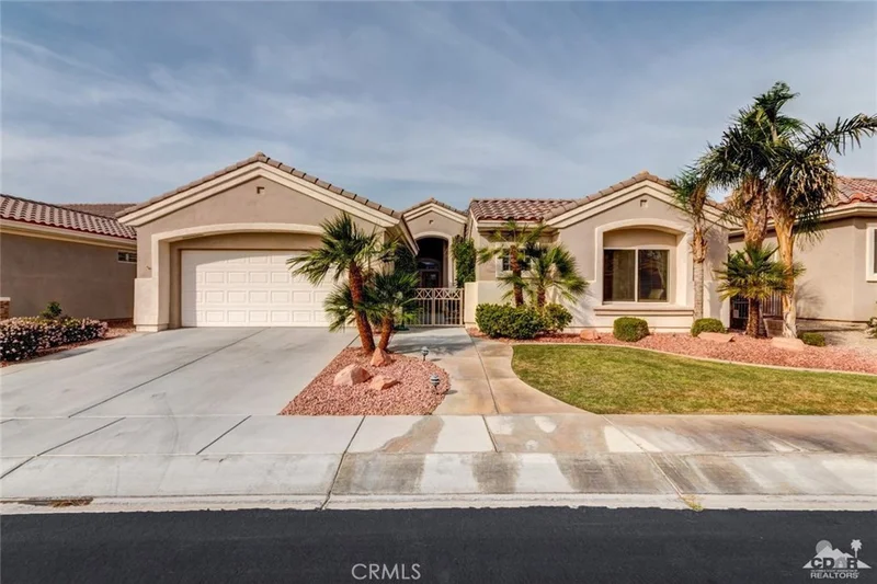 78371 Hollister, Palm Desert, CA 92211