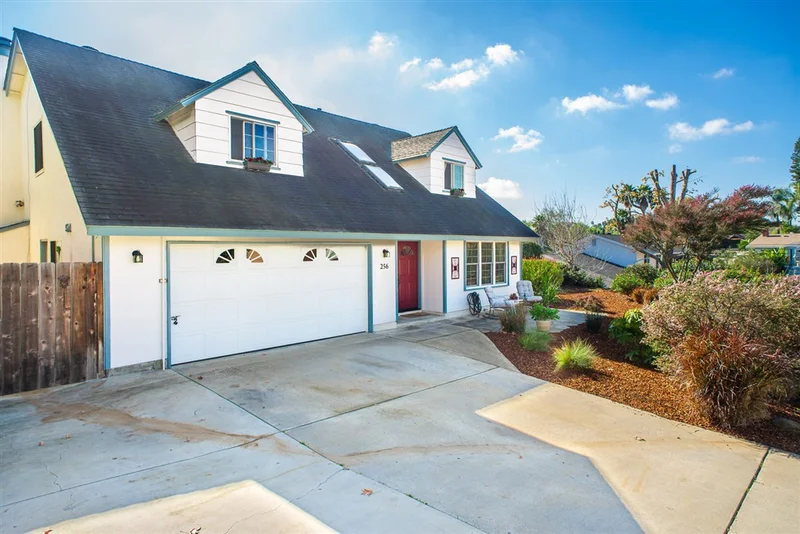 256 Blockton Rd, Vista, CA 92083