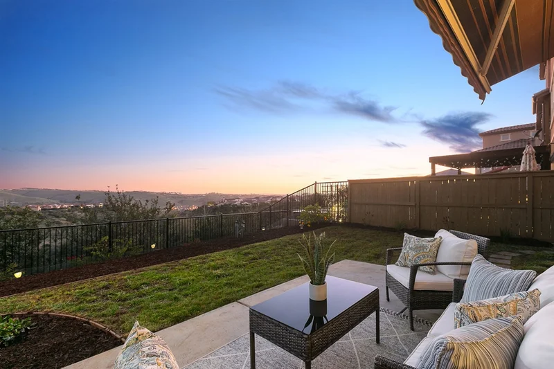 8573 Old Stonefield Chase, San Diego, CA 92127