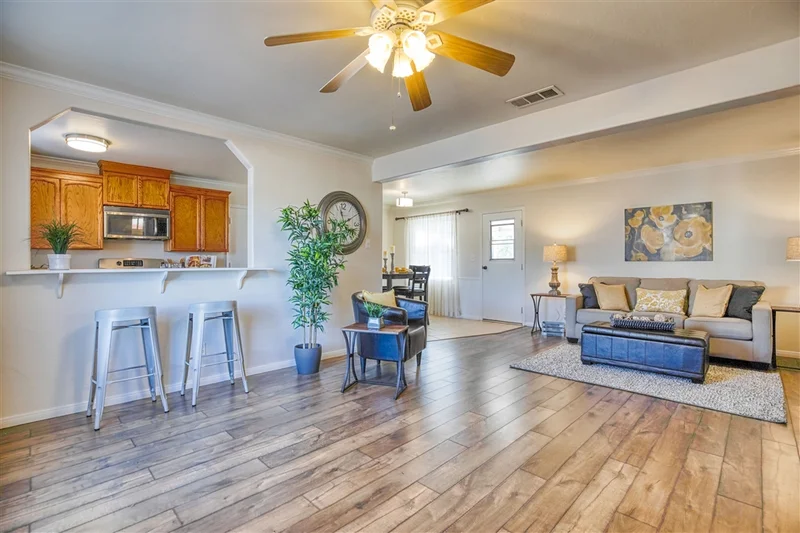 1007 Bradley, El Cajon, CA 92021