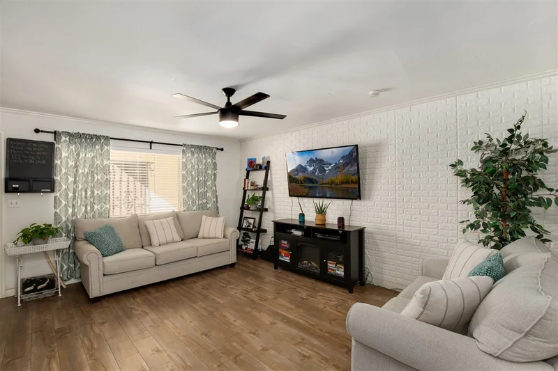 4231 Lowell St #13, La Mesa, CA 91941