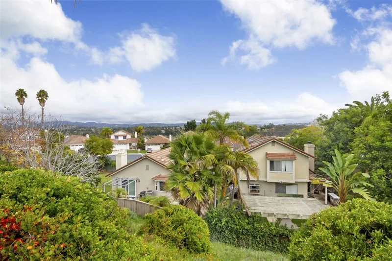 1866 Willow Way, Vista, CA 92081