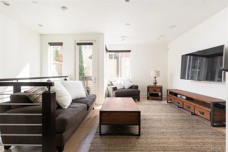 7827 Modern Oasis, San Diego, CA 92108