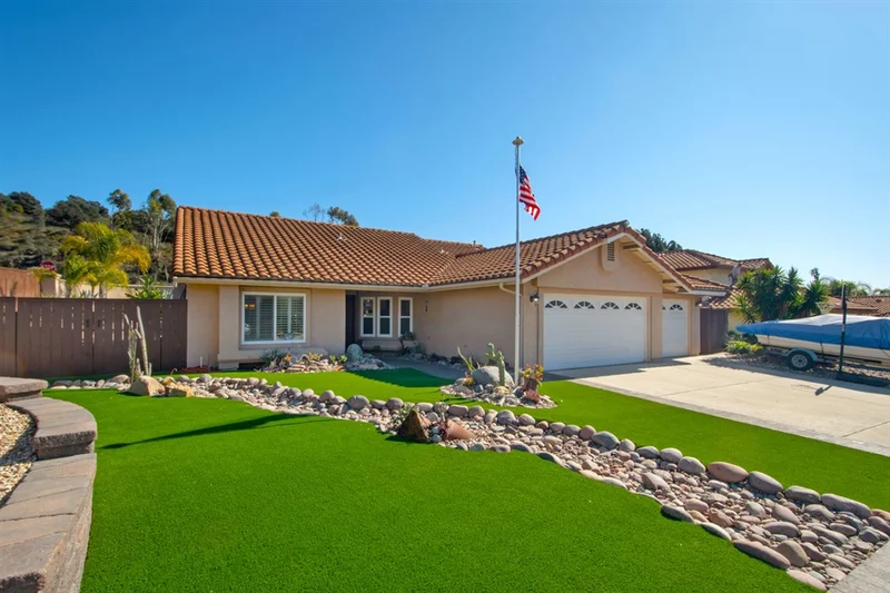 11781 Calle Trucksess, El Cajon, CA 92019