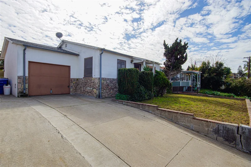 618 Division St, National City, CA 91950