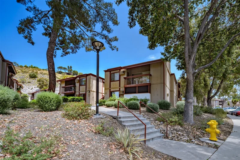 5462 Adobe Falls #1, San Diego, CA 92120