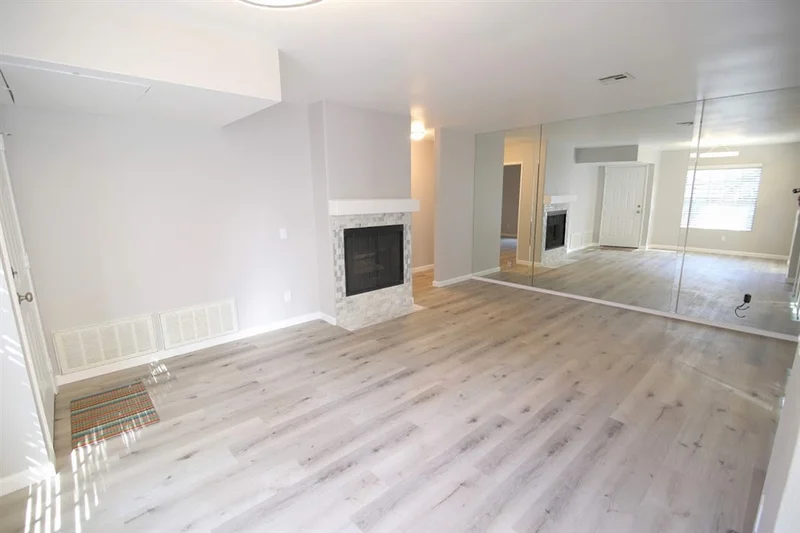 10339 Azuaga Street #215, San Diego, CA 92129