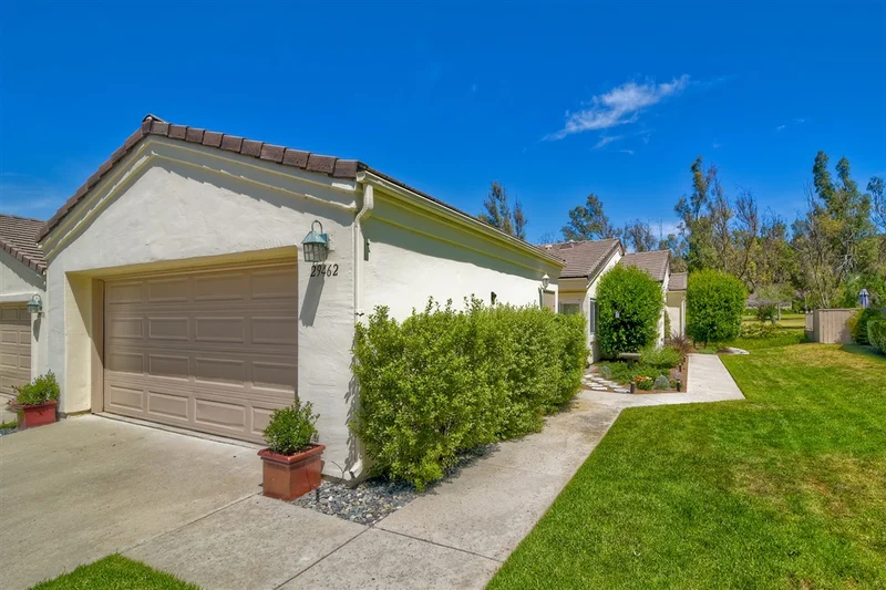29462 Circle R Greens Dr, Escondido, CA 92026