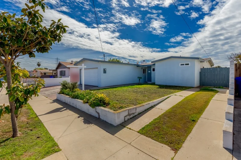 4246 Lochlomond Street, San Diego, CA 92111