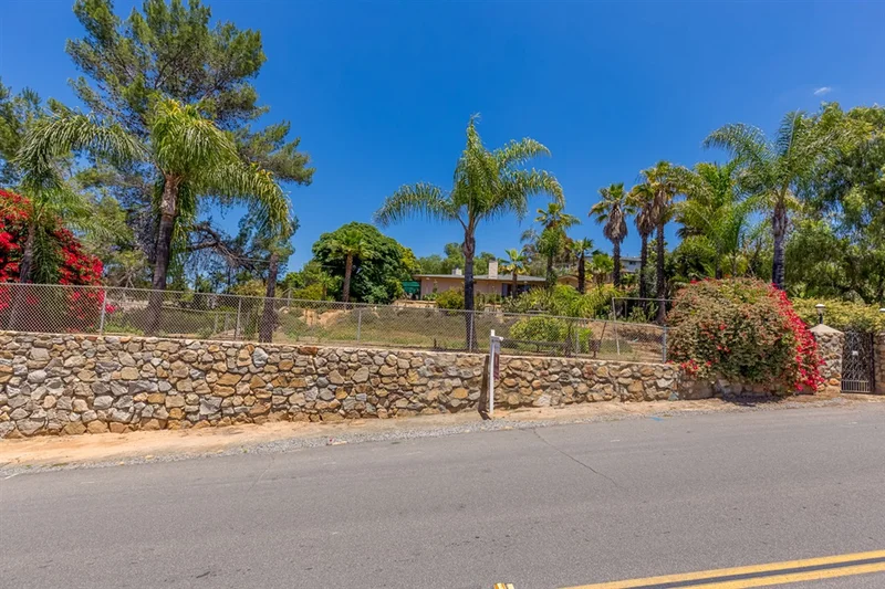 12310 Gay Rio Drive, Lakeside, CA 92040