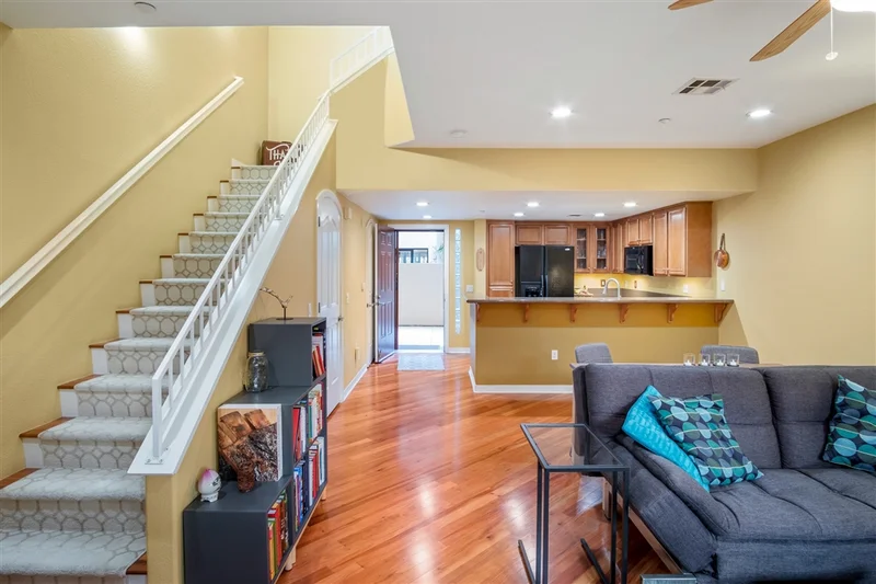 301 G St #123, San Diego, CA 92101