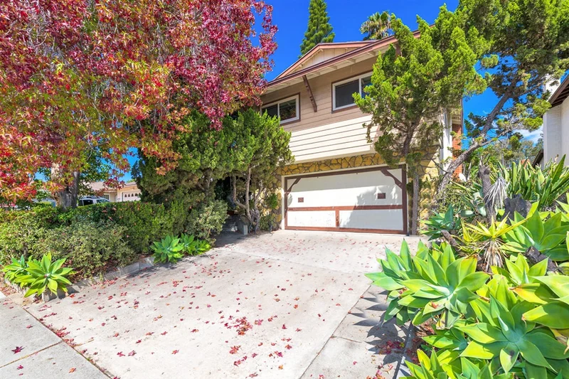 4244 Pavlov Ave., San Diego, CA 92122