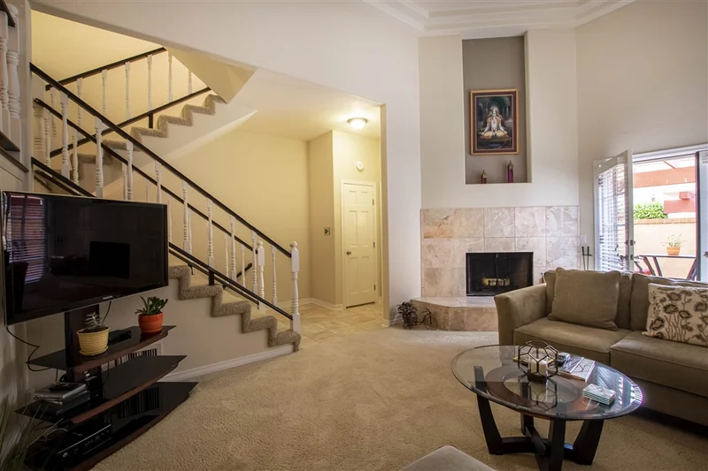 2561 Navarra #B, Carlsbad, CA 92009
