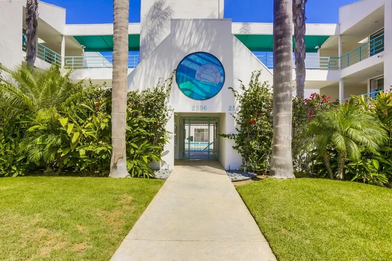 2552 Navarra Drive #D, Carlsbad, CA 92009