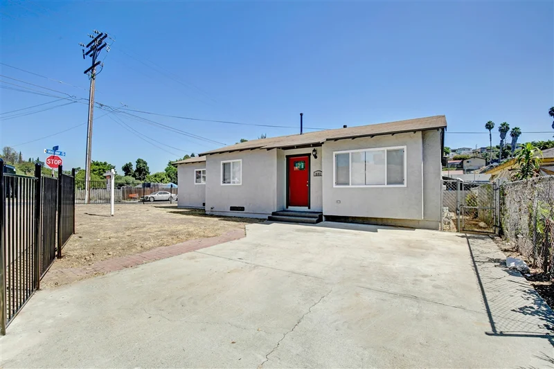 881 51st St, San Diego, CA 92114
