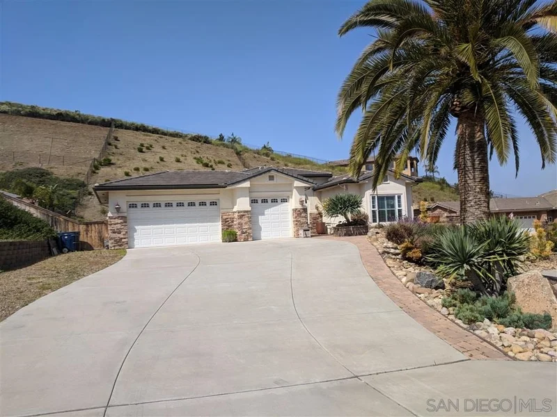 8807 Diamondback Dr, Santee, CA 92071