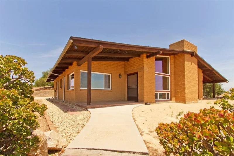 411 Yucca Rd, Fallbrook, CA 92028
