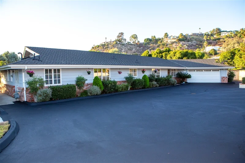 1184 Crystal Lane, El Cajon, CA 92020