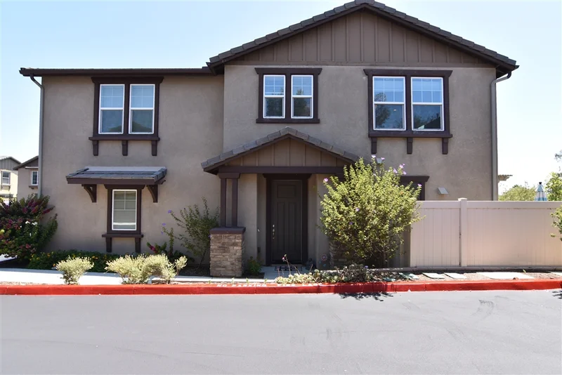 522 Moonlight Dr, San Marcos, CA 92069