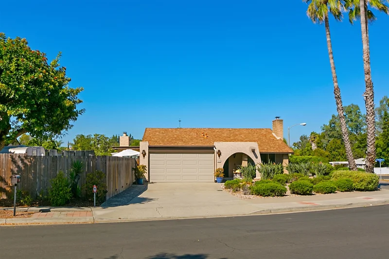 862 Avenida Taxco, Vista, CA 92084