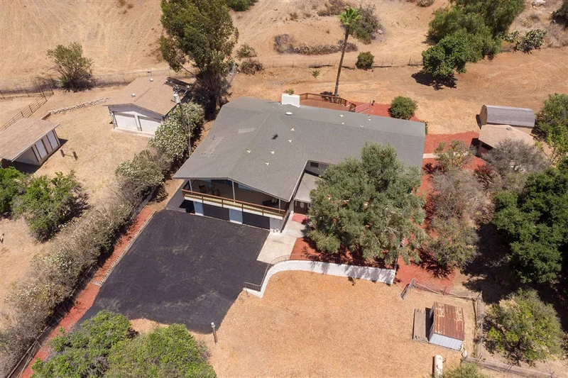 11569 Oak Creek Dr, Lakeside, CA 92040