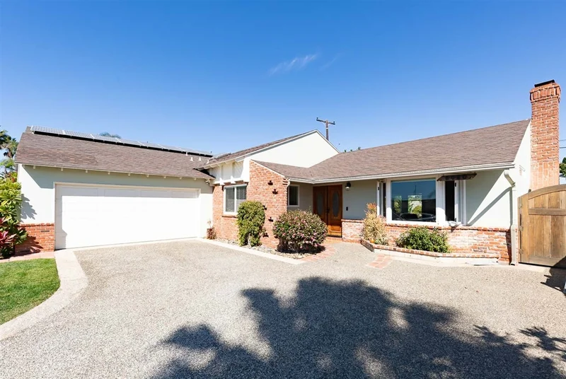 5480 Los Robles, Carlsbad, CA 92008