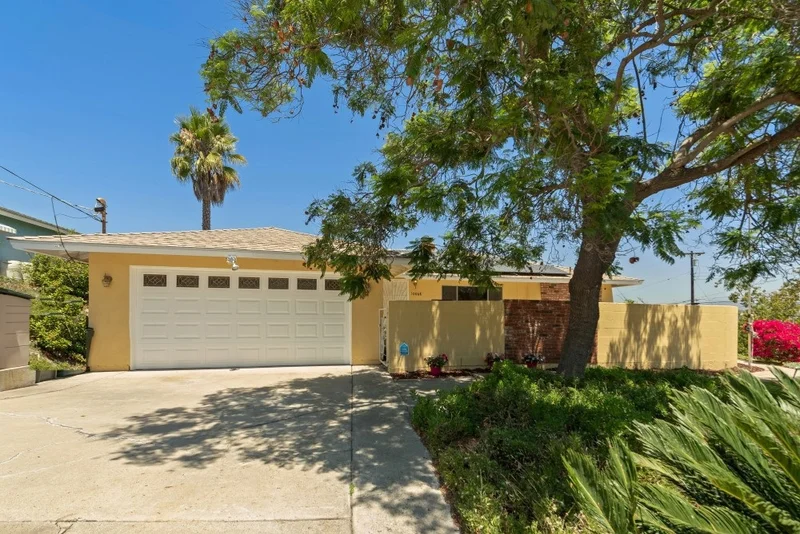 10068 Casa Nueva St, Spring Valley, CA 91977