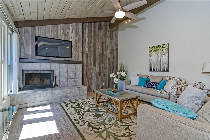 560 Oakdale Ln. ##B, El Cajon, CA 92021