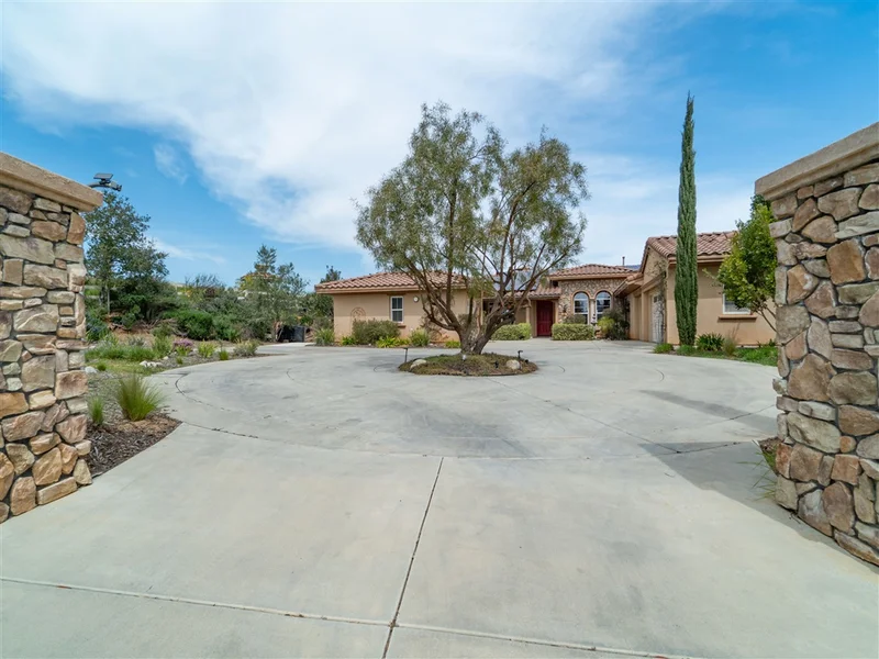 27247 Sage Brush Trl, Valley Center, CA 92082