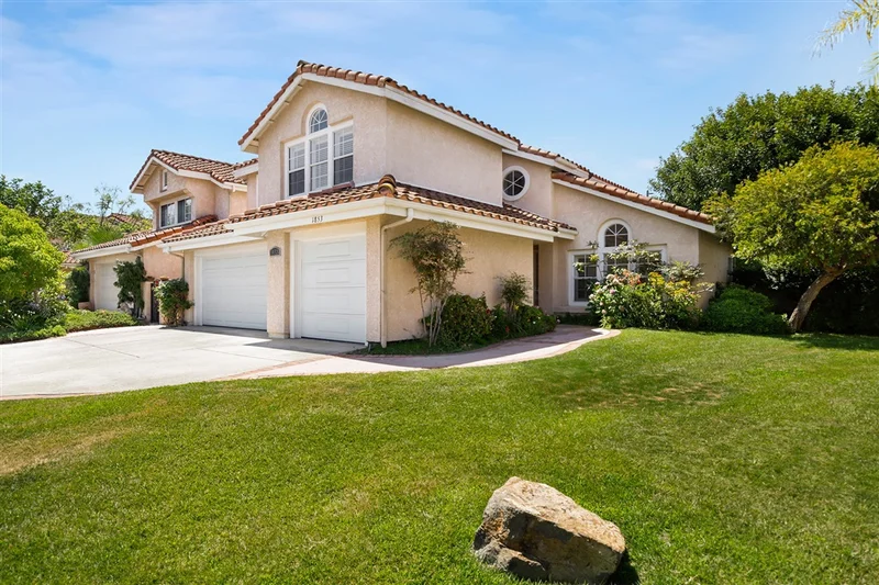 1853 Ithaca Dr, Vista, CA 92081