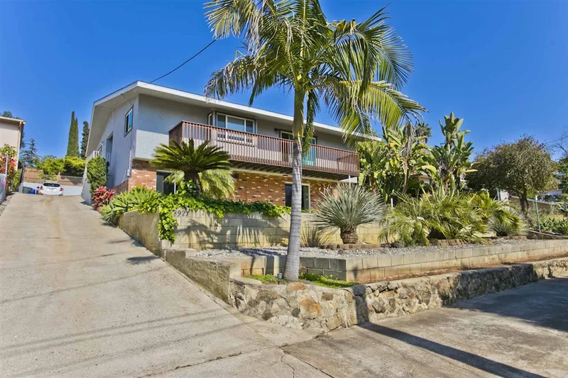 8921 Echo Drive, La Mesa, CA 91941