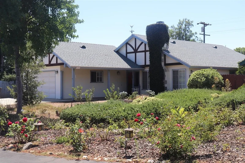 1036 N Orange Ave., Fallbrook, CA 92028