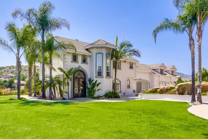 10055 Pebble Creek Lane, El Cajon, CA 92021