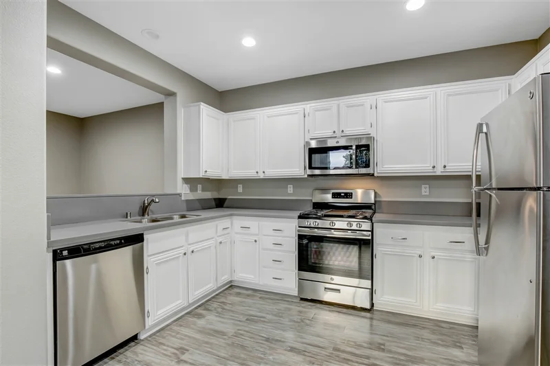 621 Sumner Way #2, Oceanside, CA 92058