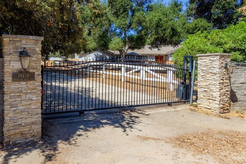 18458 Grenache Rose Way, Ramona, CA 92065