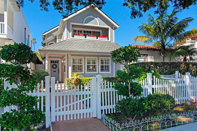 862 J Avenue, Coronado, CA 92118
