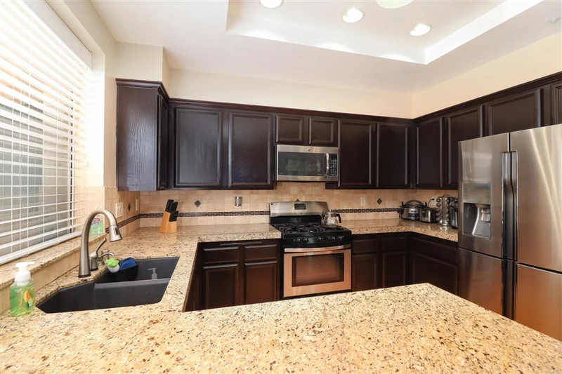 11370 Via Rancho San Diego #B, El Cajon, CA 92019
