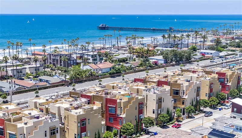 451 Cleveland St. Unit 101, Oceanside, CA 92054