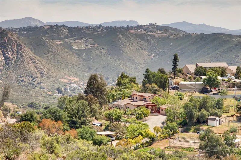 1250 Mountain View Rd, El Cajon, CA 92021