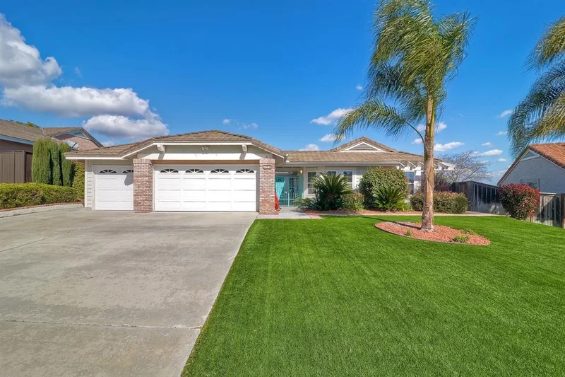 858 Rivertree Drive, Oceanside, CA 92058