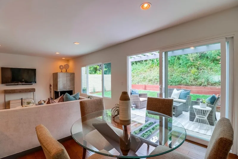 8722 Caminito Sueno, La Jolla, CA 92037