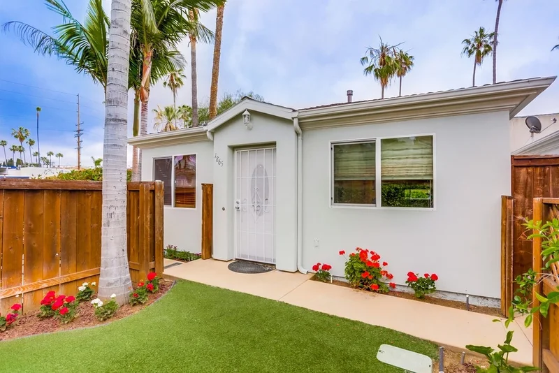 1865 Hornblend St, San Diego, CA 92109