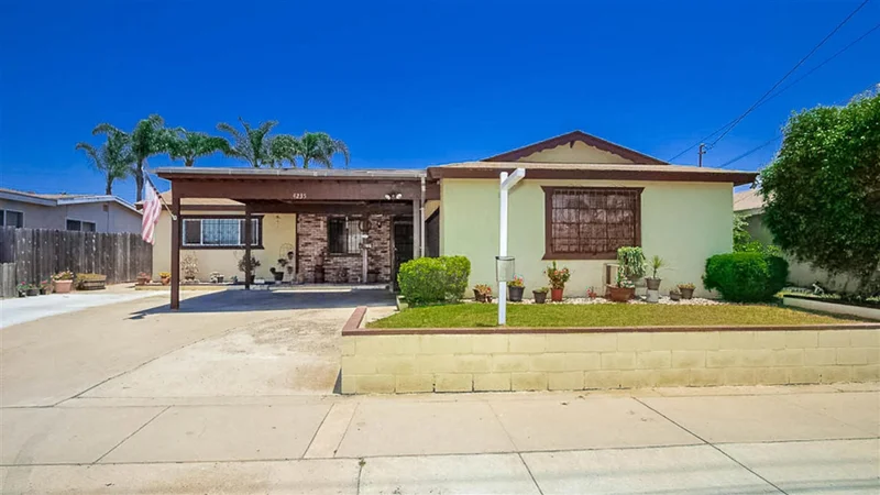 4235 Lochlomond St, San Diego, CA 92111