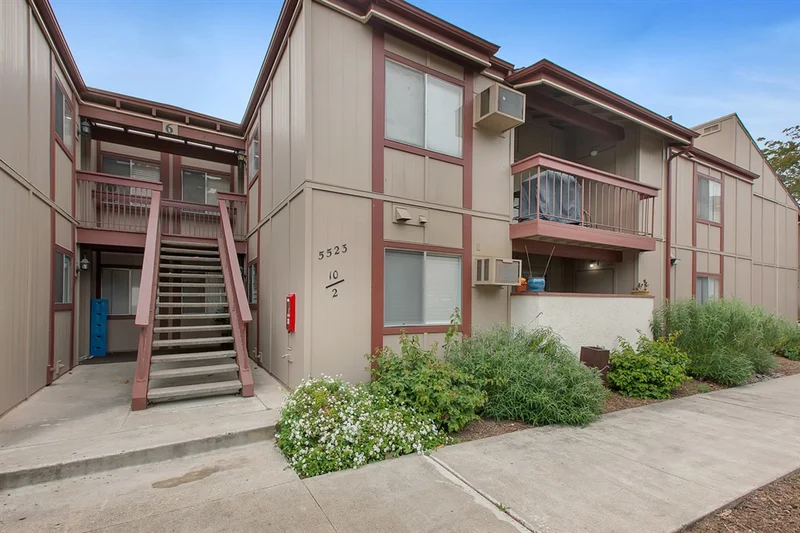 5523 Adobe Falls Rd #2, San Diego, CA 92120