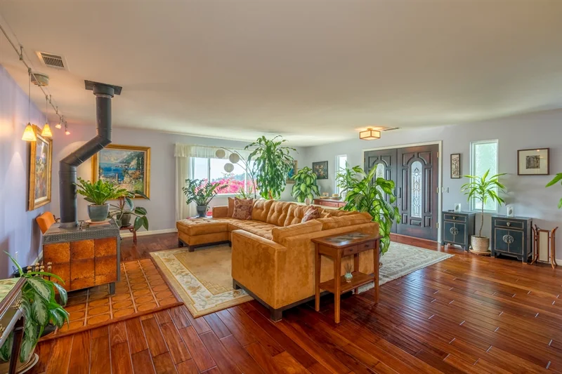9008 Terrace Drive, La Mesa, CA 91941