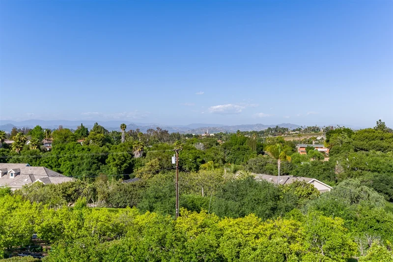 1011 Oak Lane, Escondido, CA 92029