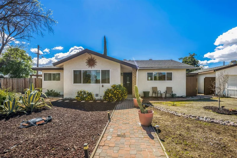 10427 Park Ave, Santee, CA 92071