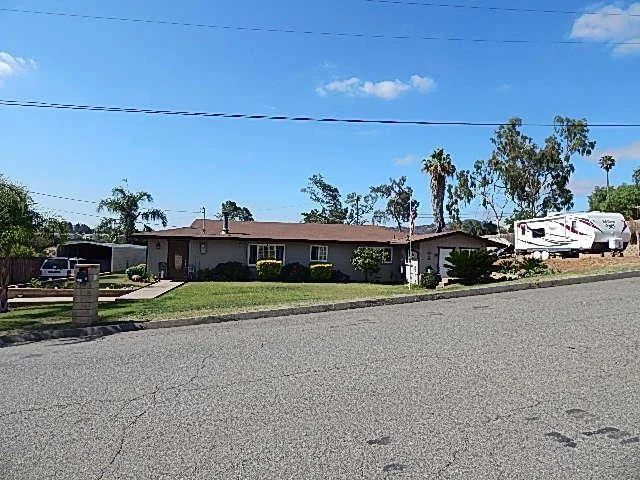 881 Felicia Ln, San Marcos, CA 92069